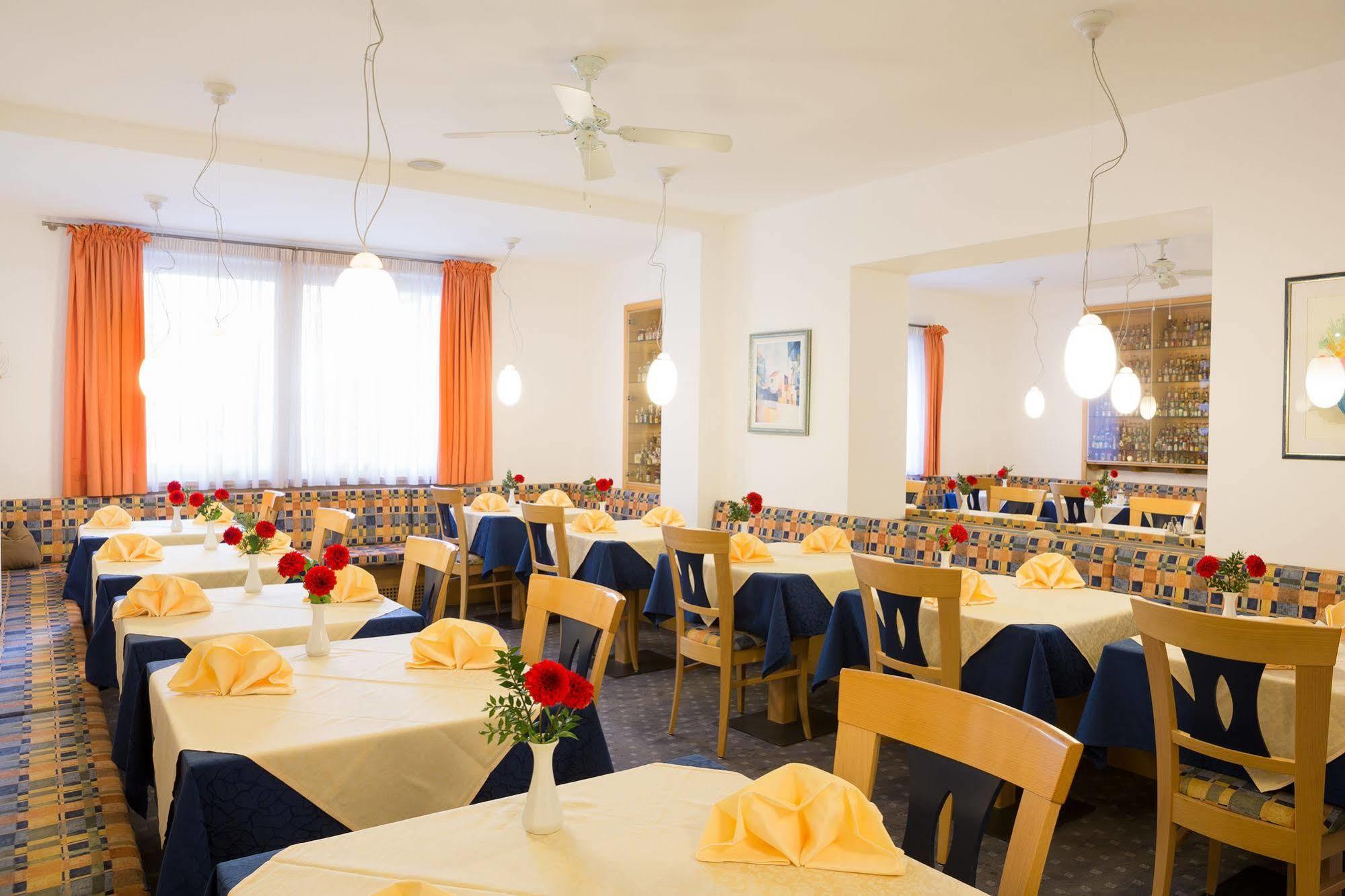 Hotel Gruberhof Merano Esterno foto