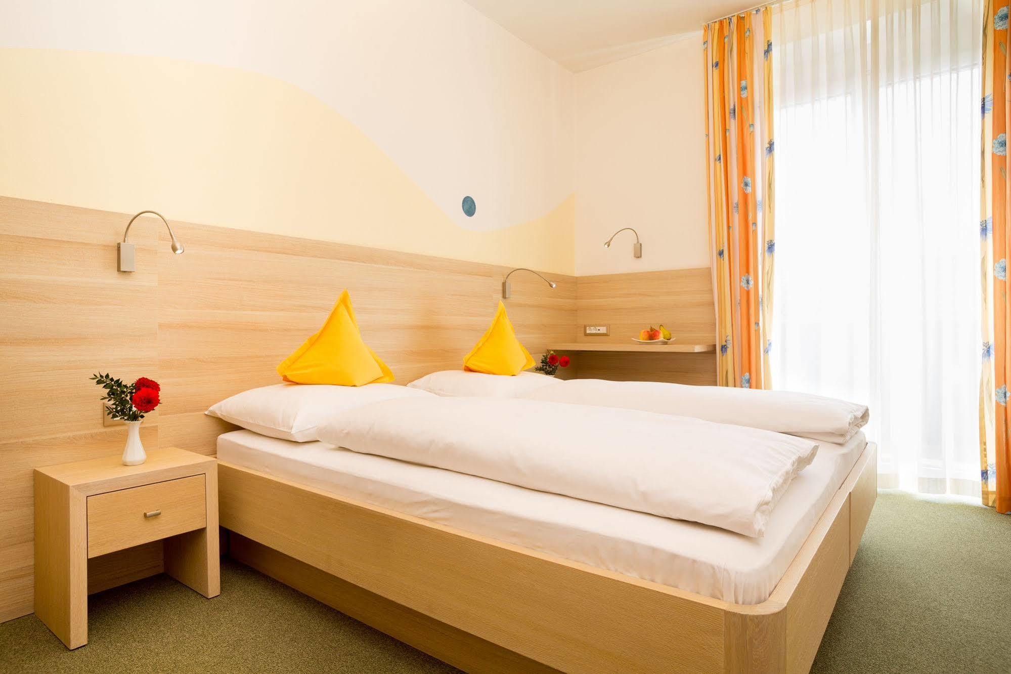 Hotel Gruberhof Merano Esterno foto