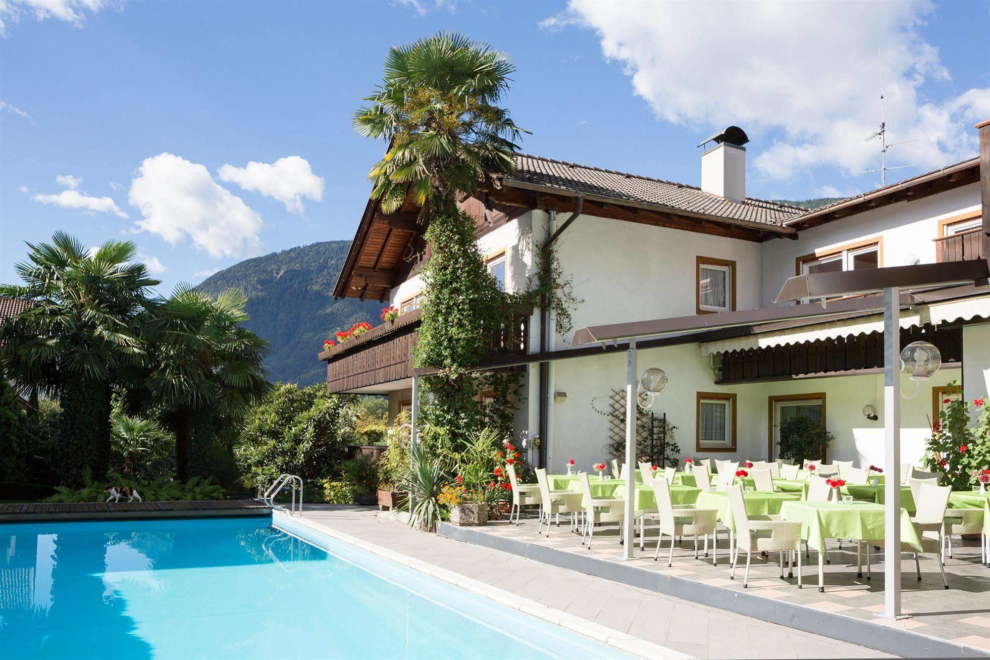 Hotel Gruberhof Merano Esterno foto