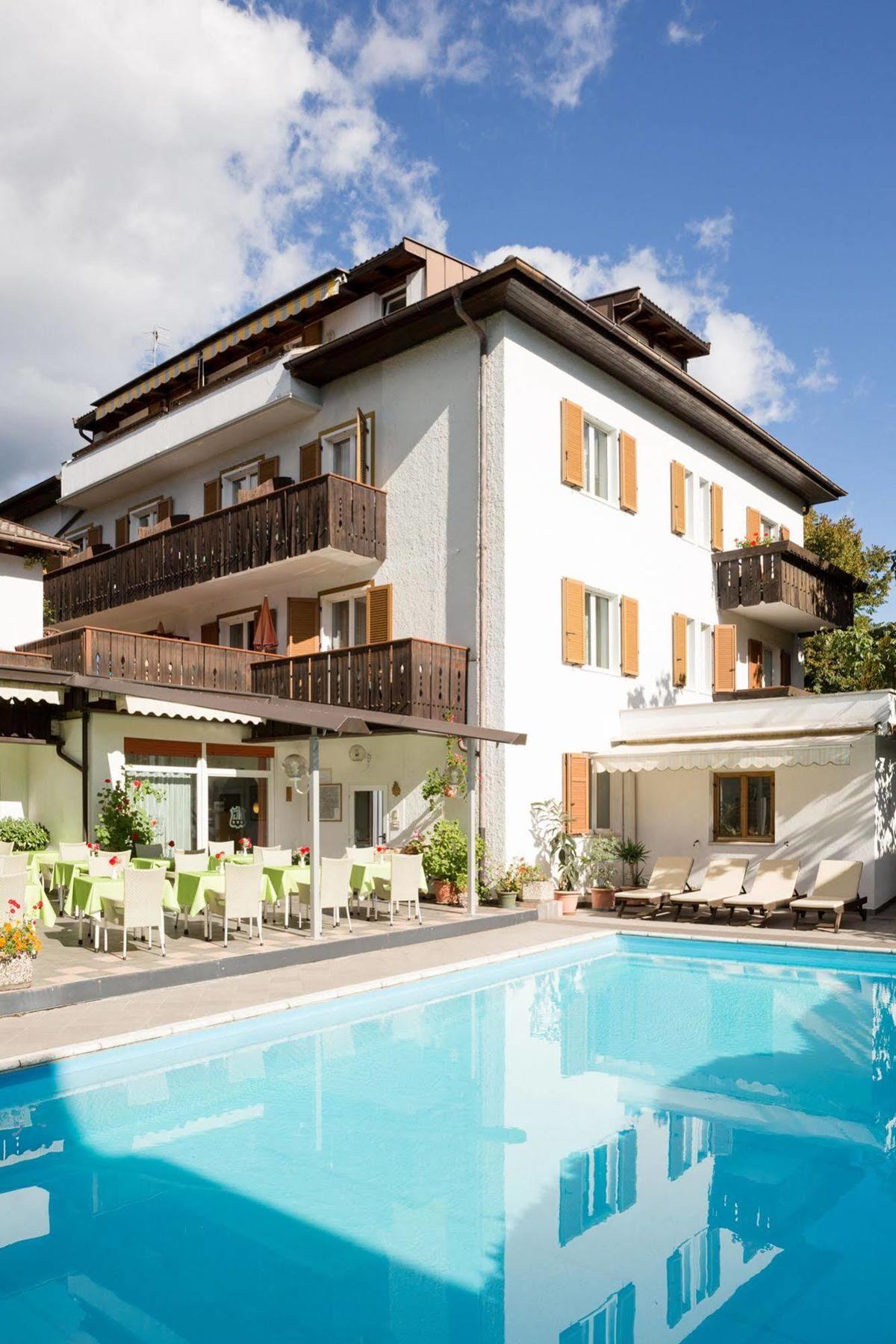 Hotel Gruberhof Merano Esterno foto