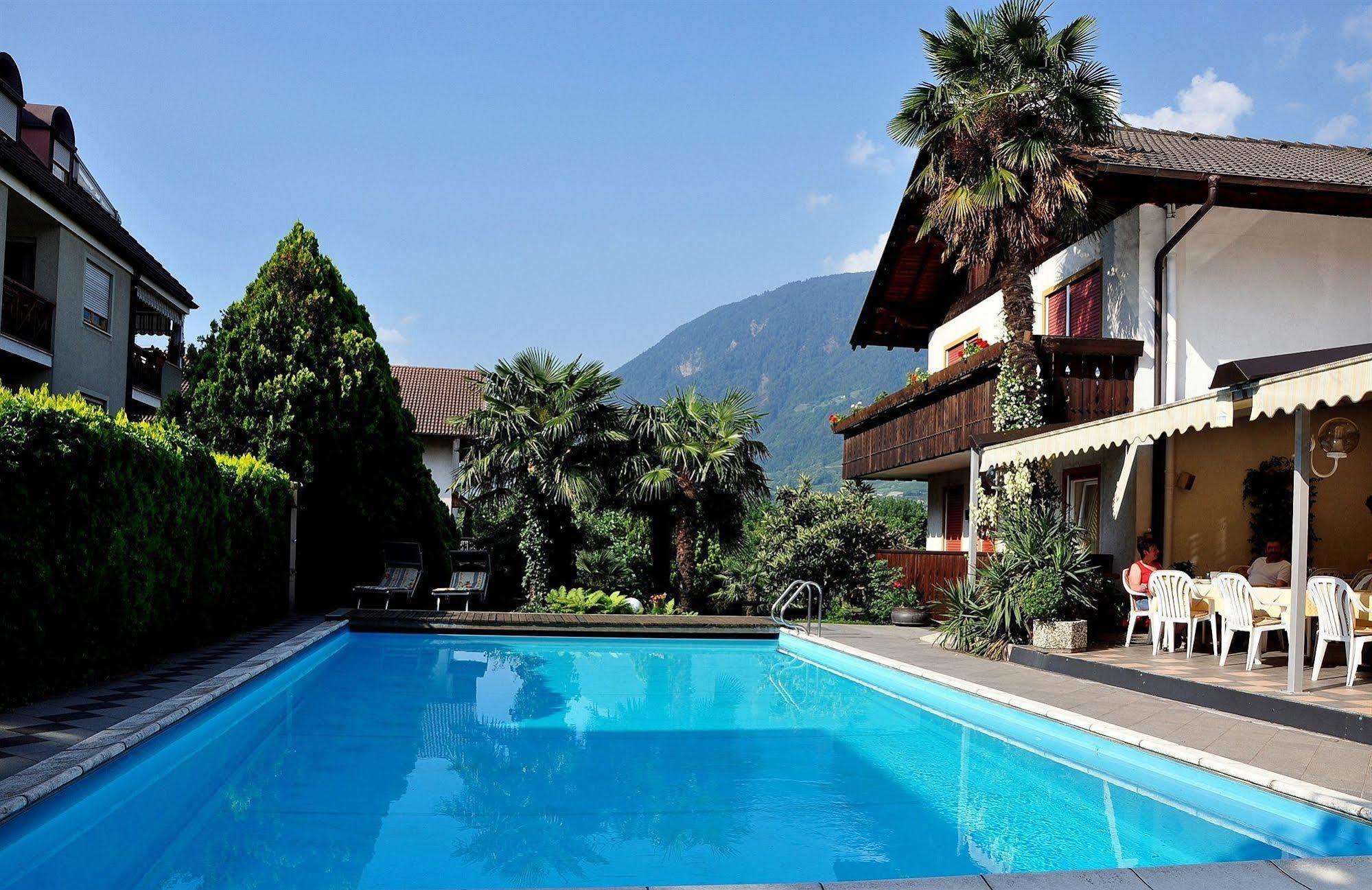 Hotel Gruberhof Merano Esterno foto